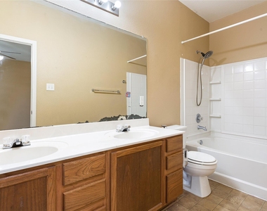 1752 Bayland St - Photo Thumbnail 11