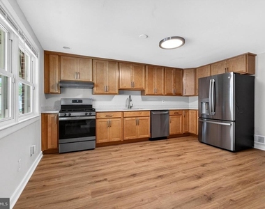 7860 Saint Claire Lane - Photo Thumbnail 12