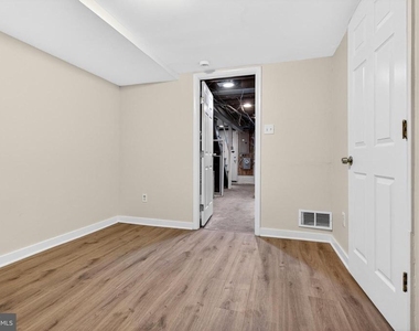 7860 Saint Claire Lane - Photo Thumbnail 25