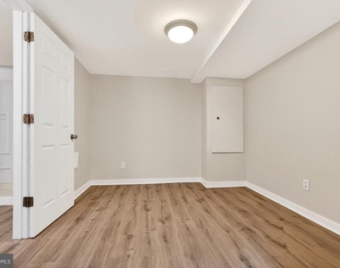 7860 Saint Claire Lane - Photo Thumbnail 24