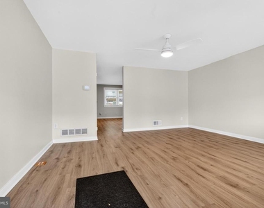 7860 Saint Claire Lane - Photo Thumbnail 9
