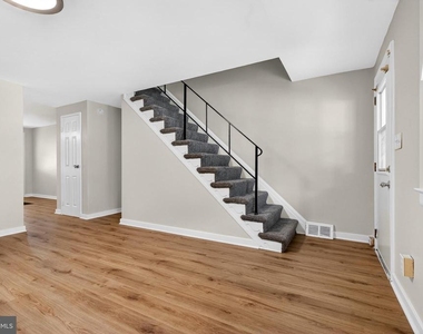 7860 Saint Claire Lane - Photo Thumbnail 14
