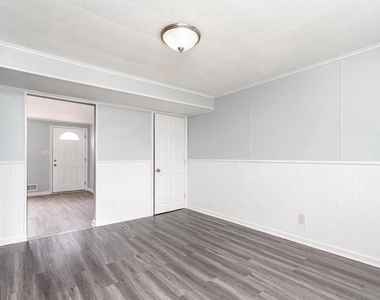 2020 Dineen Drive - Photo Thumbnail 16