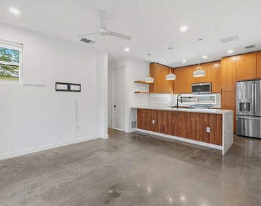 1707 Deloney St - Photo Thumbnail 5