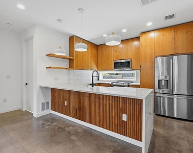 1707 Deloney St - Photo Thumbnail 8