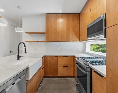 1707 Deloney St - Photo Thumbnail 7