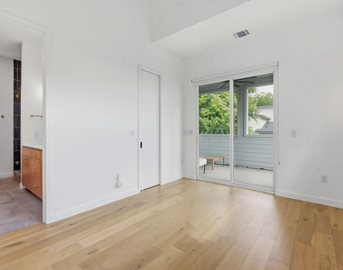 1707 Deloney St - Photo Thumbnail 12