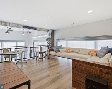 1200 Steuart Street - Photo Thumbnail 4