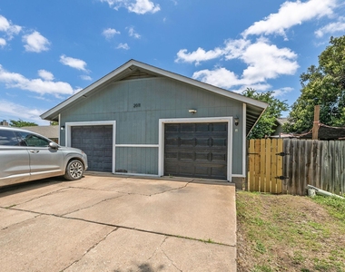 2011 E Stassney Ln - Photo Thumbnail 19