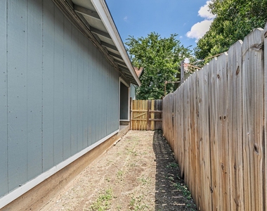 2011 E Stassney Ln - Photo Thumbnail 17