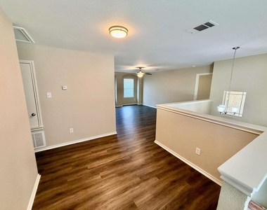 3403 Wickham Ln - Photo Thumbnail 12