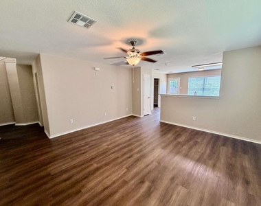 3403 Wickham Ln - Photo Thumbnail 2