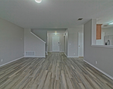 232 Brickyard Ln - Photo Thumbnail 4