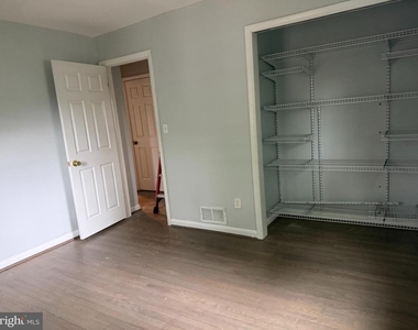 7802 Jeff Mar Dr - Photo Thumbnail 5