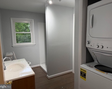 7802 Jeff Mar Dr - Photo Thumbnail 10