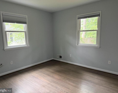 7802 Jeff Mar Dr - Photo Thumbnail 6