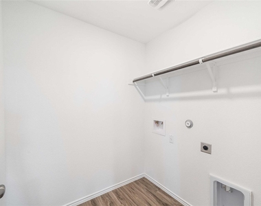102 Sebring Cir - Photo Thumbnail 22