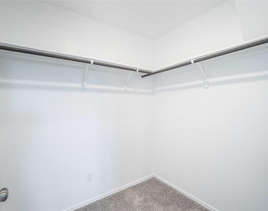 102 Sebring Cir - Photo Thumbnail 6