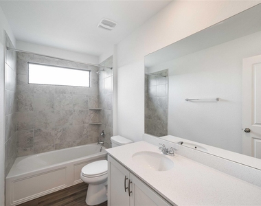 102 Sebring Cir - Photo Thumbnail 8