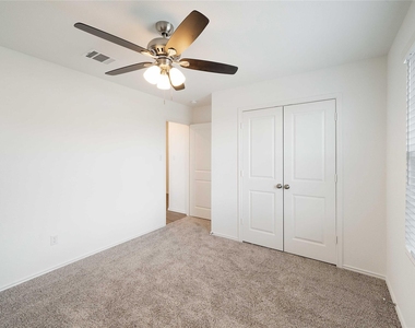 102 Sebring Cir - Photo Thumbnail 11