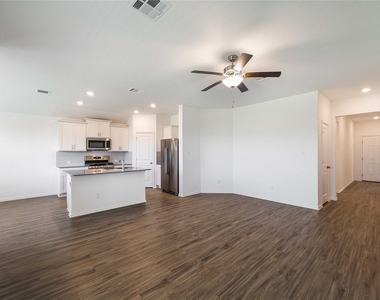 102 Sebring Cir - Photo Thumbnail 18