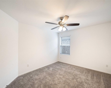 102 Sebring Cir - Photo Thumbnail 14