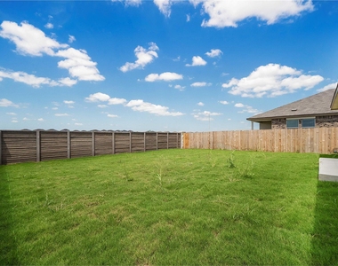 102 Sebring Cir - Photo Thumbnail 25