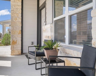 2120 Alice Jay Way - Photo Thumbnail 5