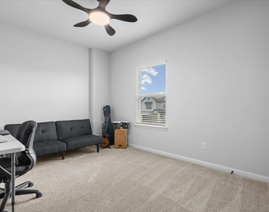 2120 Alice Jay Way - Photo Thumbnail 36