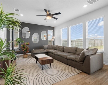 2120 Alice Jay Way - Photo Thumbnail 2