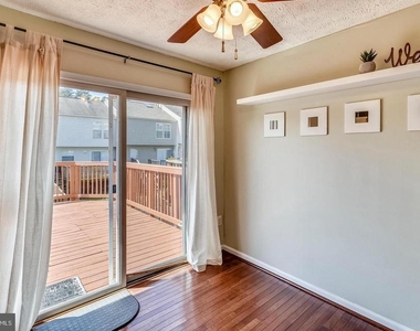7810 Foxcove Court - Photo Thumbnail 4