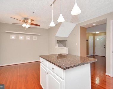 7810 Foxcove Court - Photo Thumbnail 11