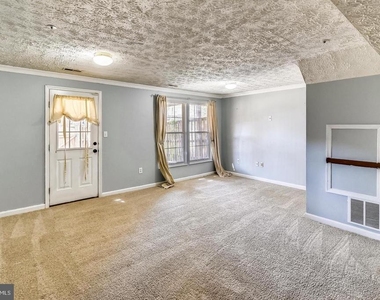 7810 Foxcove Court - Photo Thumbnail 20
