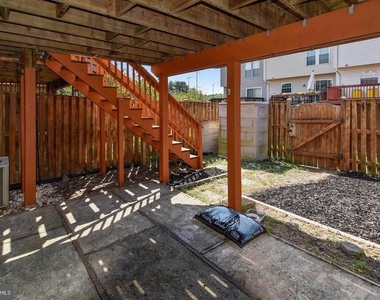 7810 Foxcove Court - Photo Thumbnail 21