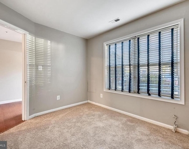 1727 Wood Carriage Way - Photo Thumbnail 13
