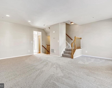 1727 Wood Carriage Way - Photo Thumbnail 11