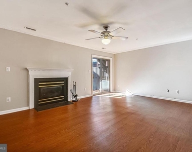 1727 Wood Carriage Way - Photo Thumbnail 3