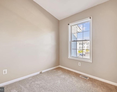 1727 Wood Carriage Way - Photo Thumbnail 23