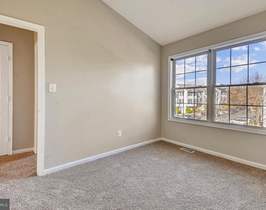 1727 Wood Carriage Way - Photo Thumbnail 24