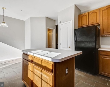 1727 Wood Carriage Way - Photo Thumbnail 10