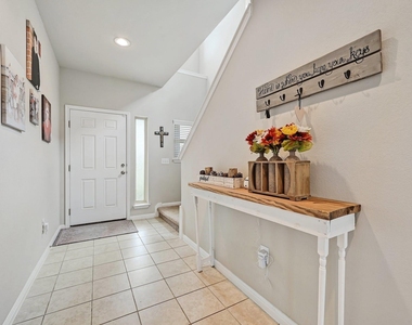 336 Wapiti Rd - Photo Thumbnail 5