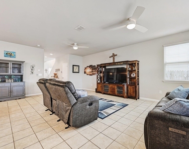 336 Wapiti Rd - Photo Thumbnail 8