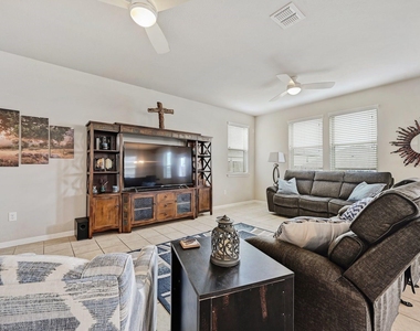 336 Wapiti Rd - Photo Thumbnail 7