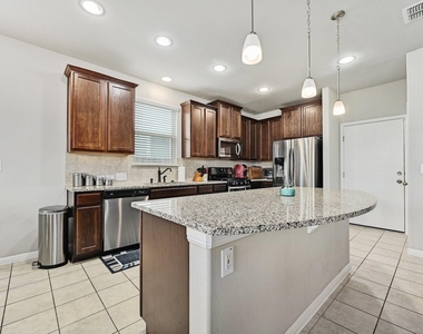 336 Wapiti Rd - Photo Thumbnail 12