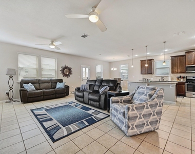 336 Wapiti Rd - Photo Thumbnail 6