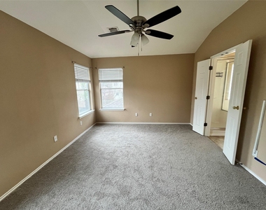 11313 Dodge Cattle Dr - Photo Thumbnail 5