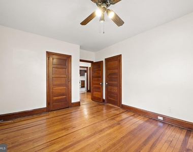 409 W 20th Street - Photo Thumbnail 8
