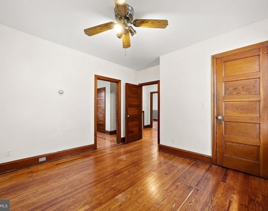 409 W 20th Street - Photo Thumbnail 6