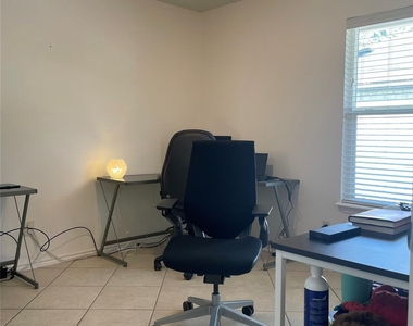110 N Kanaio Dr - Photo Thumbnail 11