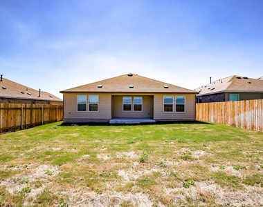 614 Milliner Loop - Photo Thumbnail 3